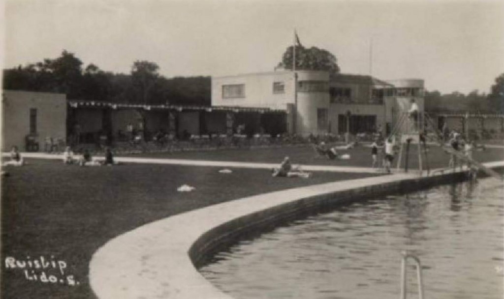 Ruislip Lido And The Pavilion