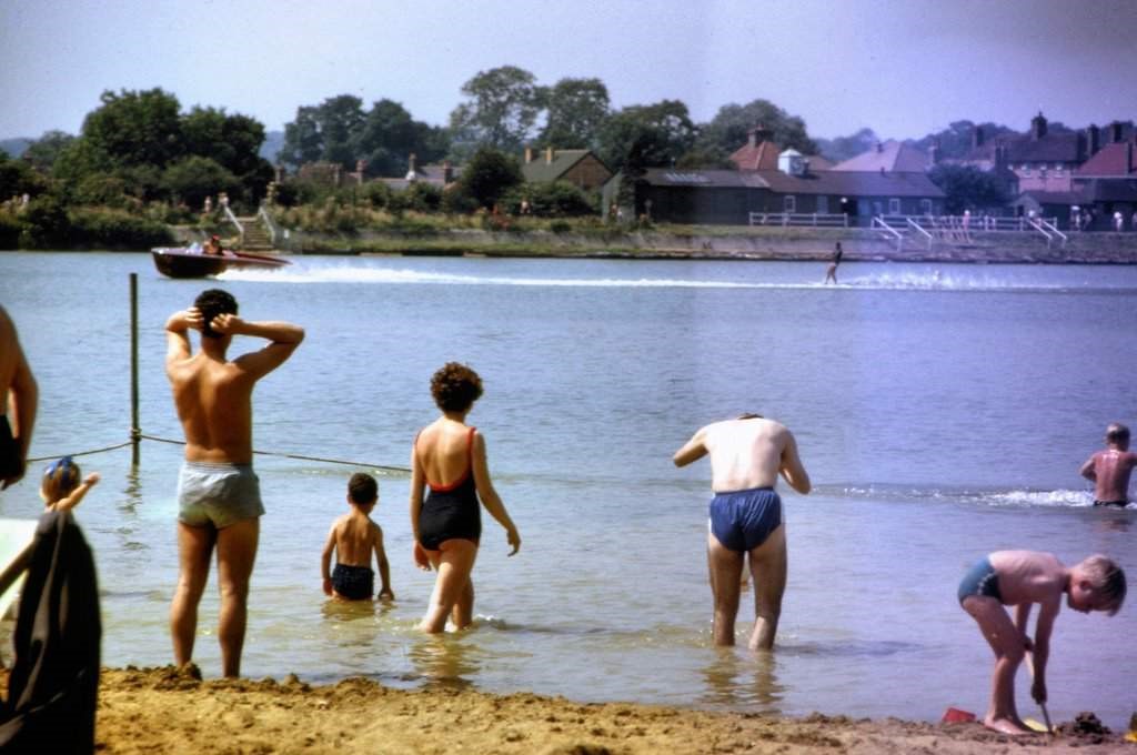 Skiing At Ruislip Lido