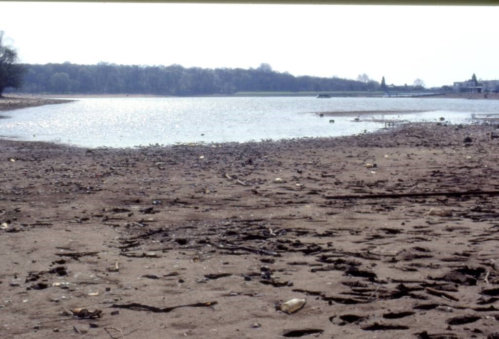 Drought At Ruislip Lido April 1990 2